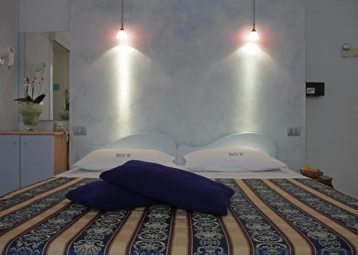 Hotel Irma 3*